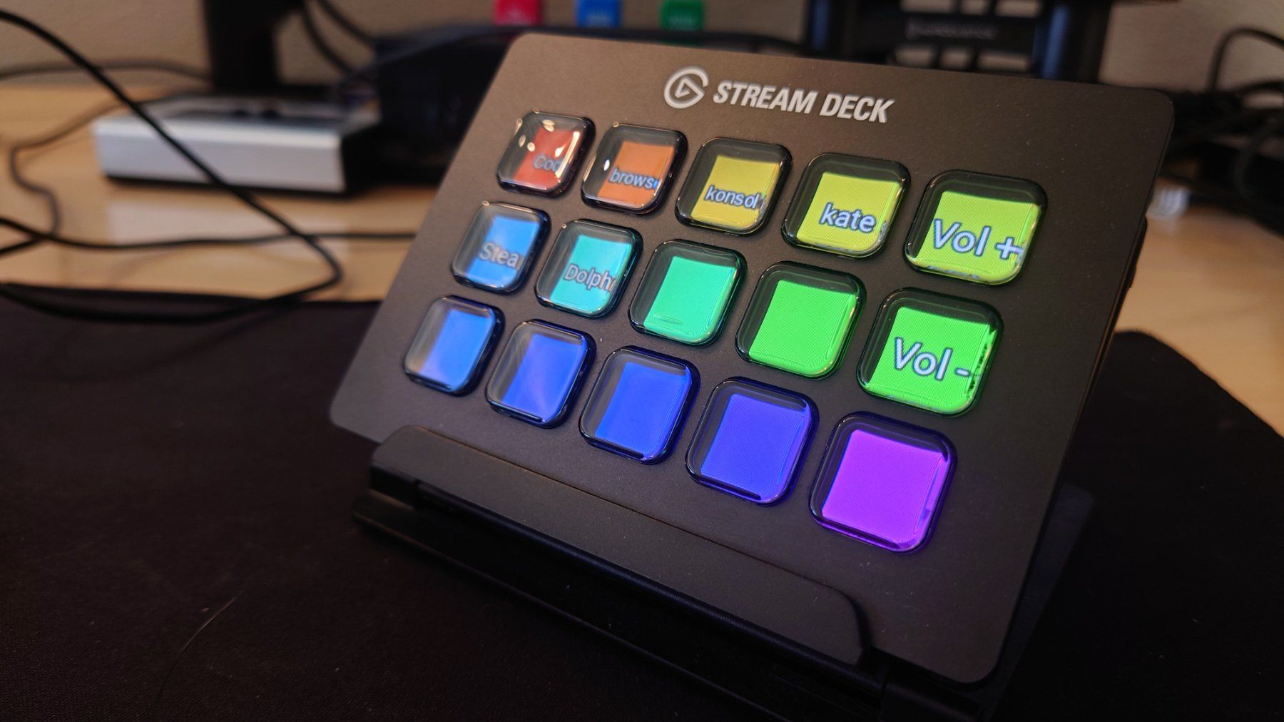Elgato Sistema di controllo: Elgato Streamdeck MK.1, USB Controller – Usato da Volketswil venduto da thedmo_seller