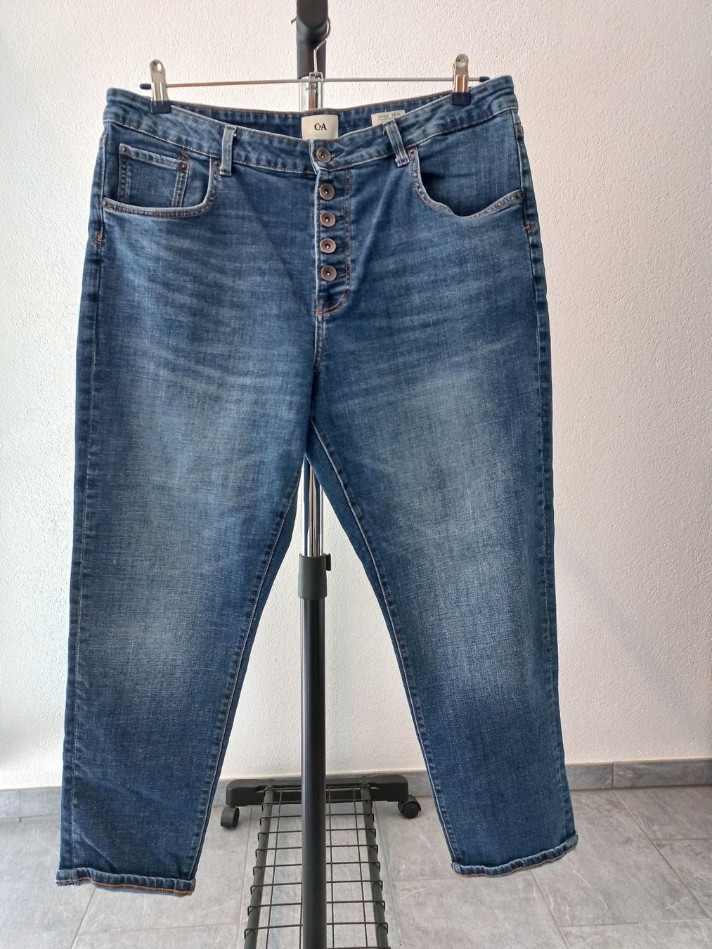 C&A Jeans: Jeans von C&A – Usato da Maur venduto da Apink 3