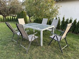 Ausziehbarer Gartentisch mit 6 Klappstühlen  komplettes Set