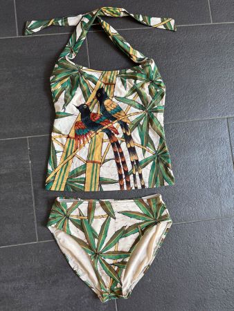 Schicker Tankini Badeanzug mit Papagei zum sagenhaften Preis