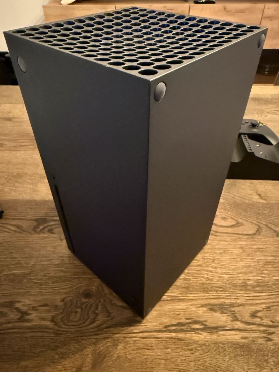 Microsoft Consoles: Xbox Series X 2x Controller + Ladestation + Headset  – D'occasion à Aadorf par Apoly 1