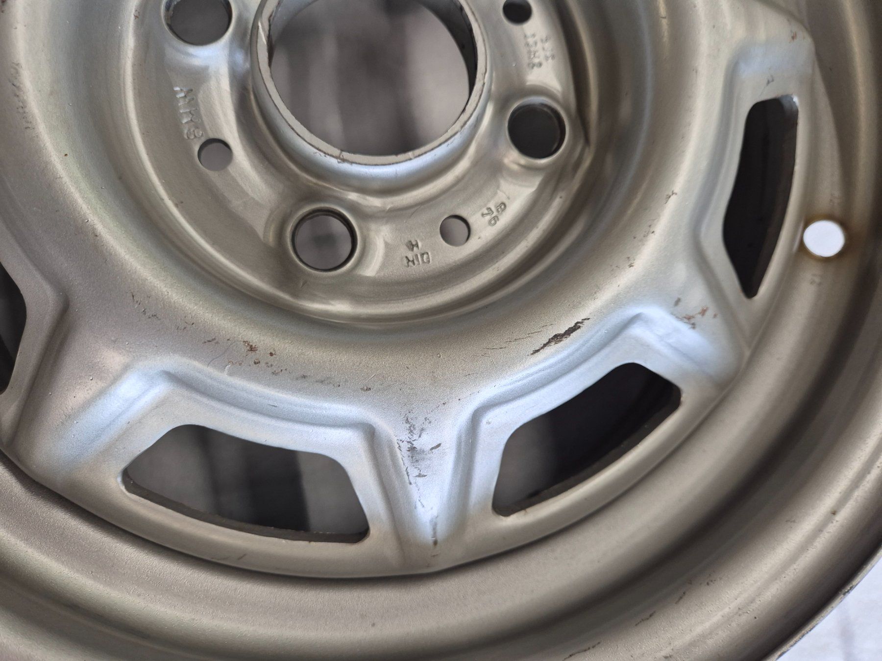 BMW Cerchioni: 2 Stück Original BMW E21 Stahlfelgen  5Jx13 ET29, 4Loch – Usato da Bremgarten AG venduto da Osella5 6