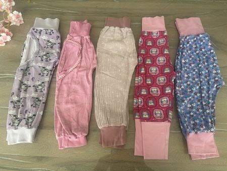 5 Pump-Hosen verschiedene Muster 92/98💜