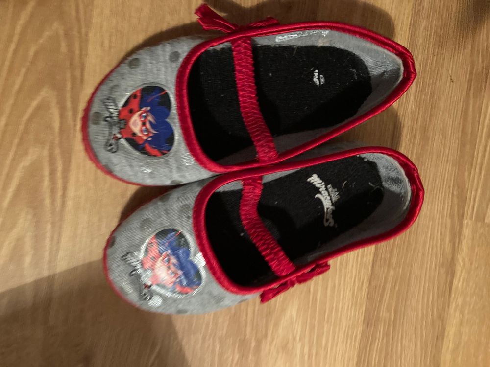 Ladybug Hausschuhe Finken Gr. 25 | Kaufen auf Ricardo