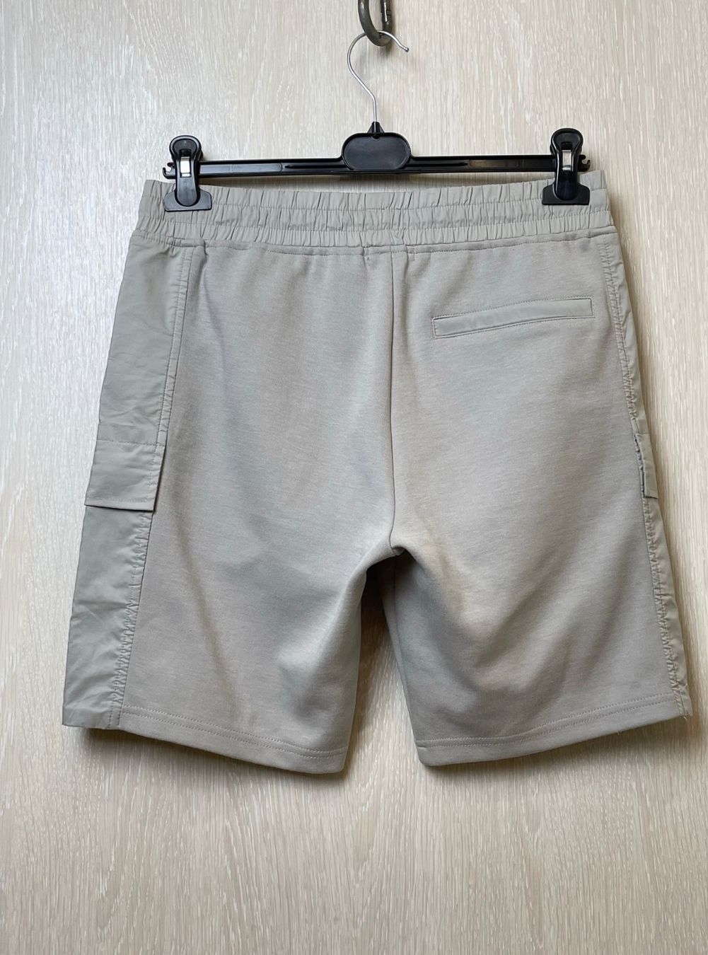 Pantaloni: Arne Shorts – Nuovo (secondo la descrizione) da Zug venduto da pav_q5f7 3
