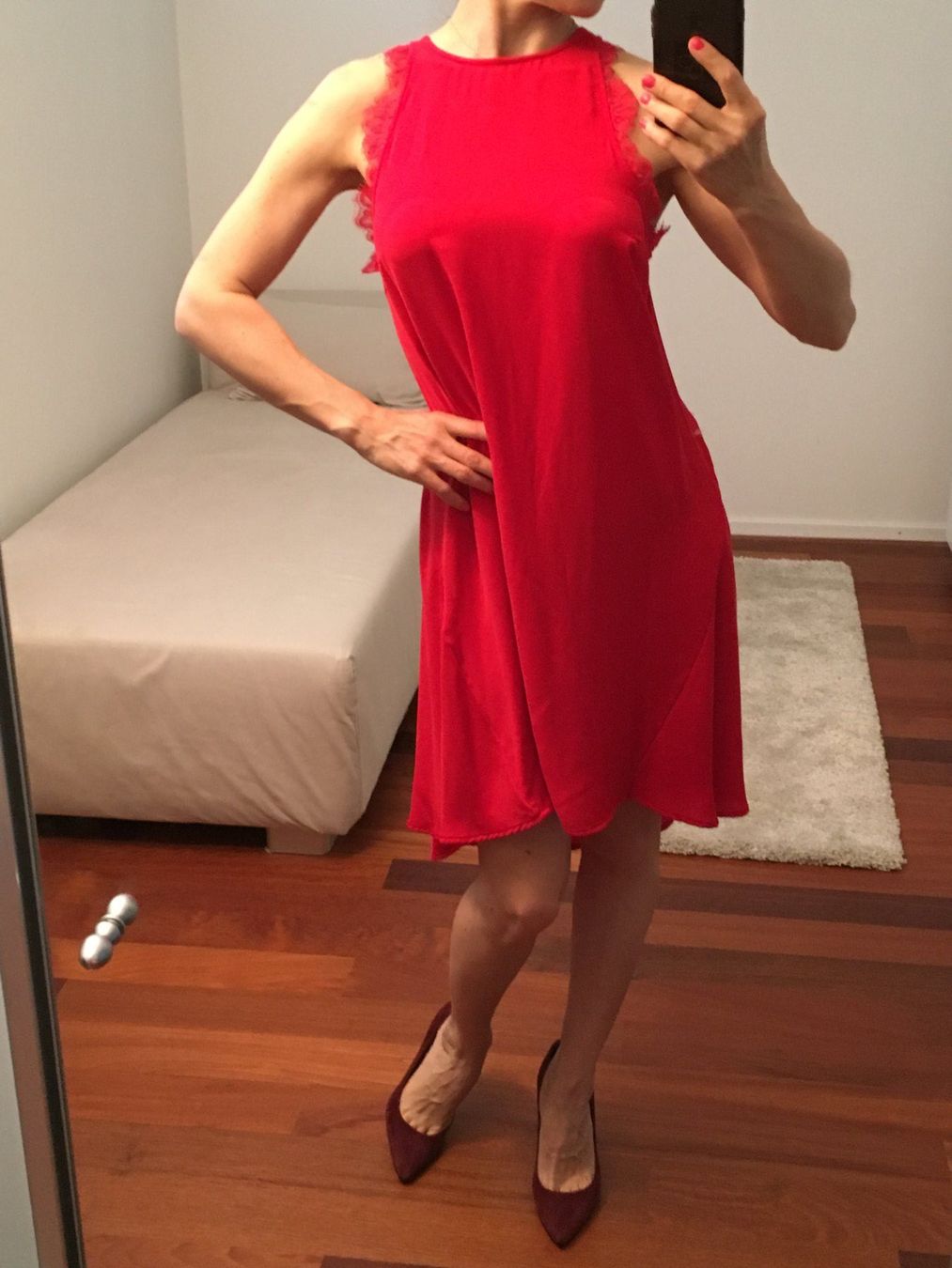 Robes: Kleid rot mit Spitzendetails Grösse 34 – D'occasion à Stansstad par InStyle8 1