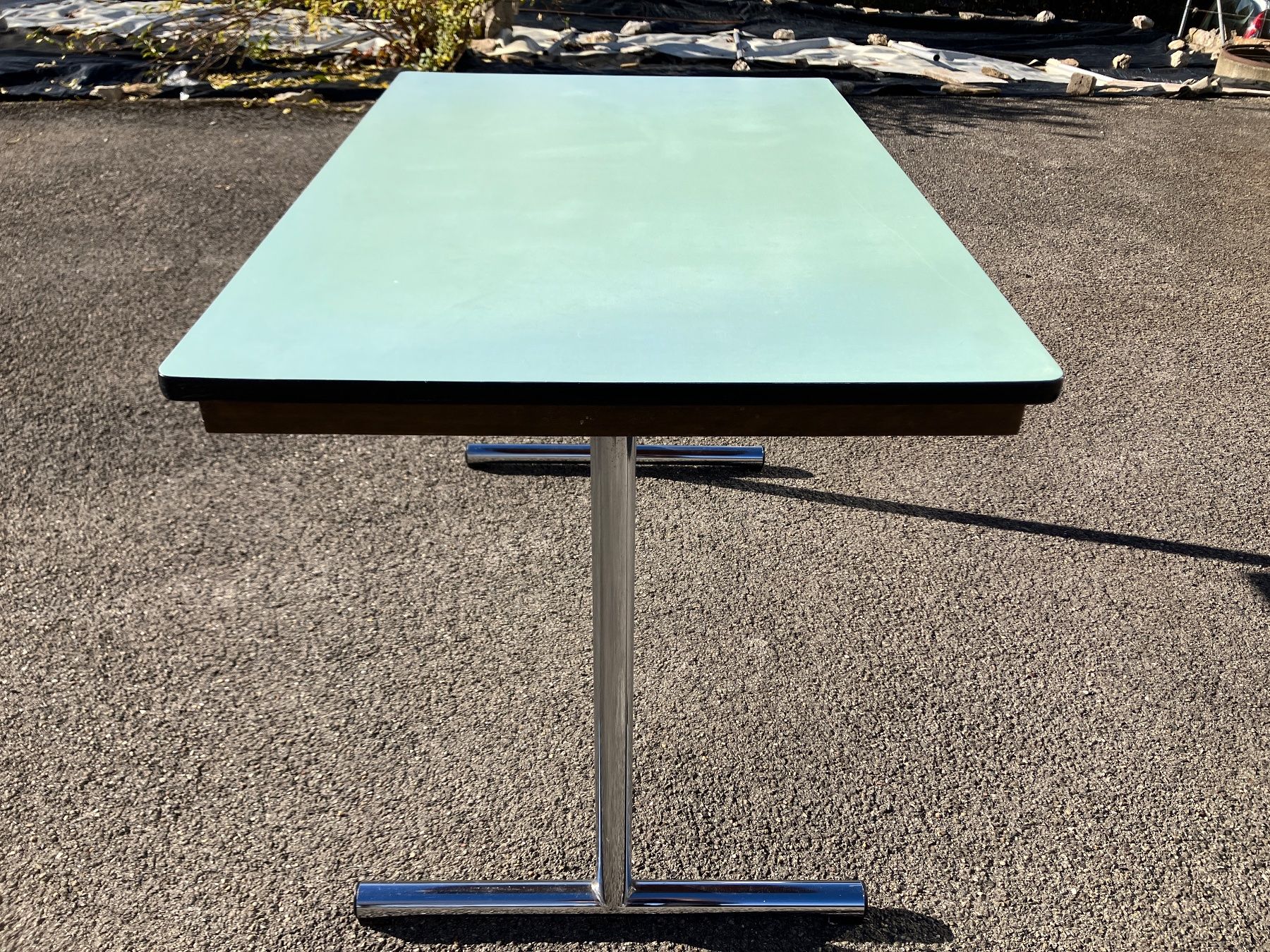 Tavoli: Table en Formica – Usato da Saignelégier venduto da Dubois_Vintage 1