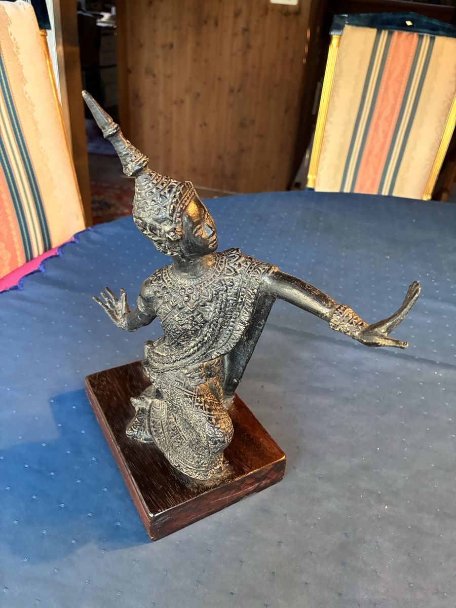 Figuren: Grosse Bronzeskulptur asiatisch  – Gebraucht aus Dornach von Rosengarten 5