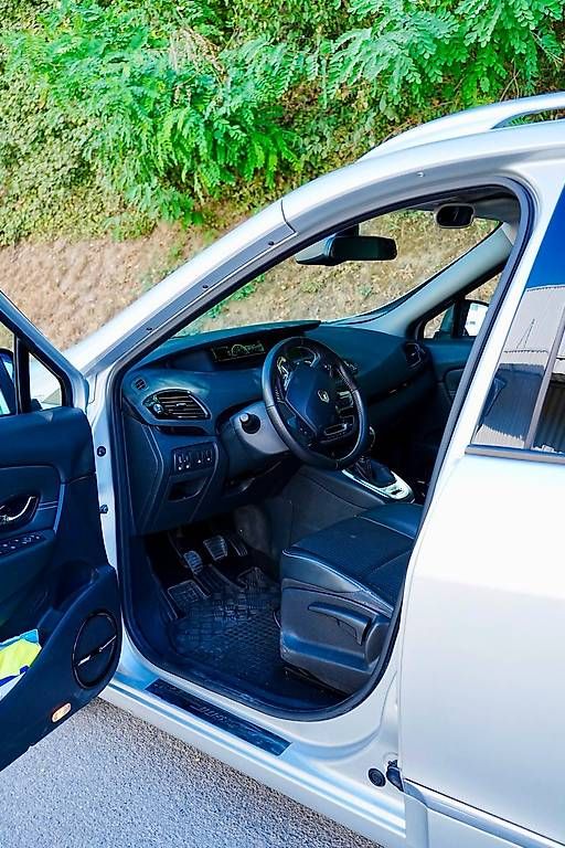 Autos: Renault Grand Scenic – D'occasion à Pratteln par Al2003