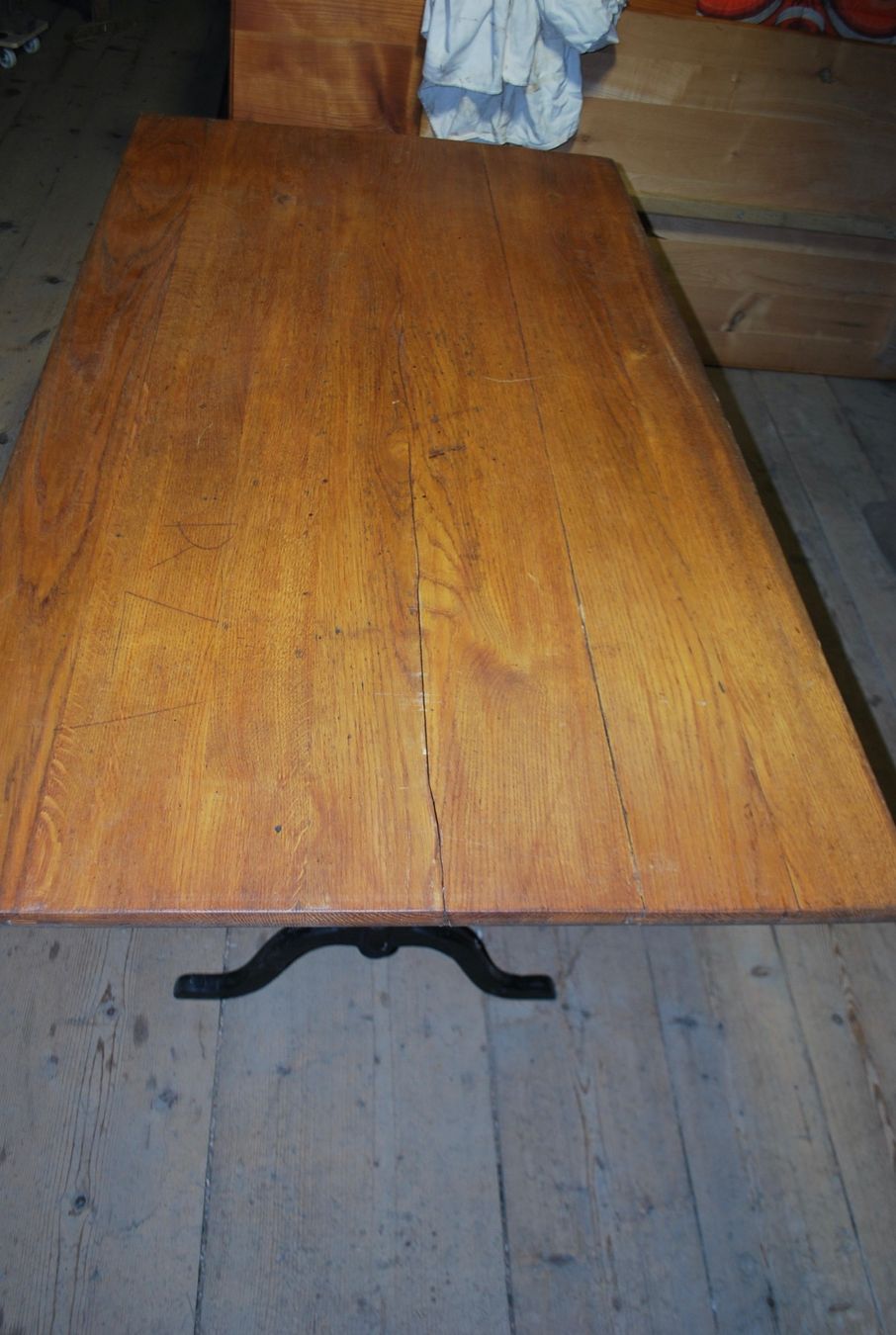 Tische: Tisch mit Gussfüssen 159x88cm Eiche – Gebraucht aus Gebenstorf von suroh 1