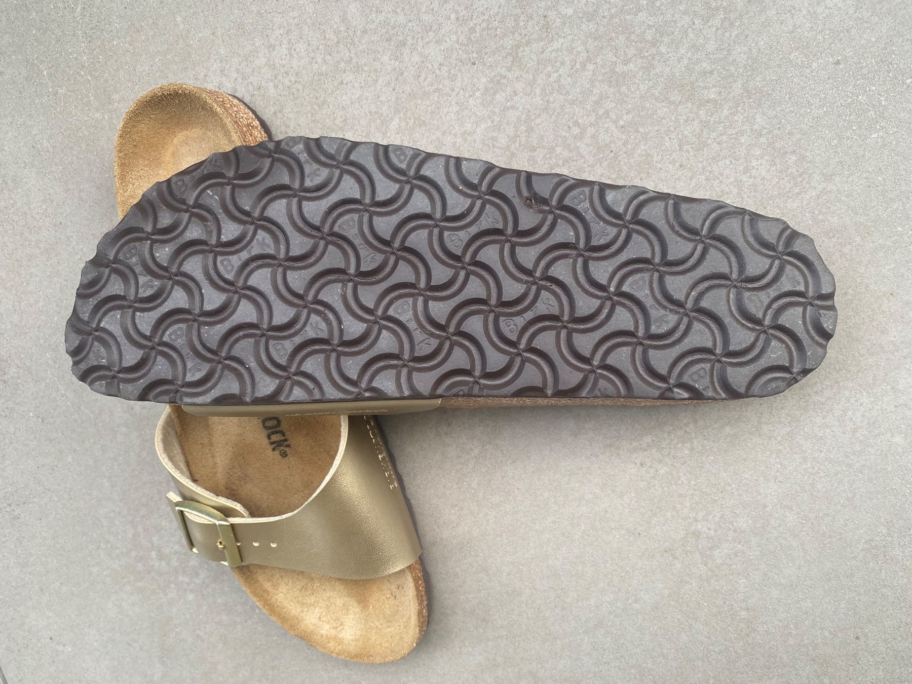 Birkenstock Chaussures femmes: Birkenstock Gr. 41 GOLD – D'occasion à Herrliberg par little_useful_things 2