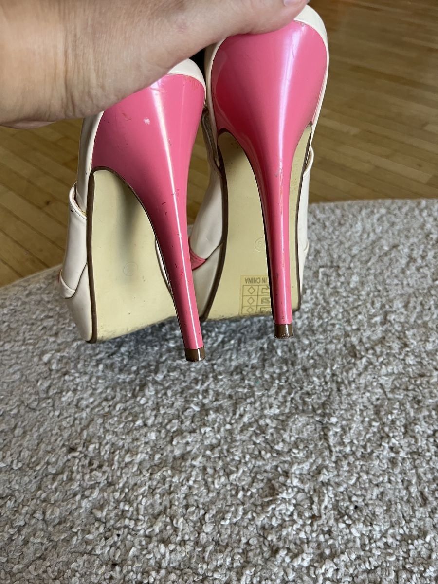 Scarpe da donna: Sommer Sandaletten mit Absatz, Gr 39 – Usato da Basel venduto da JJ.Elena 3