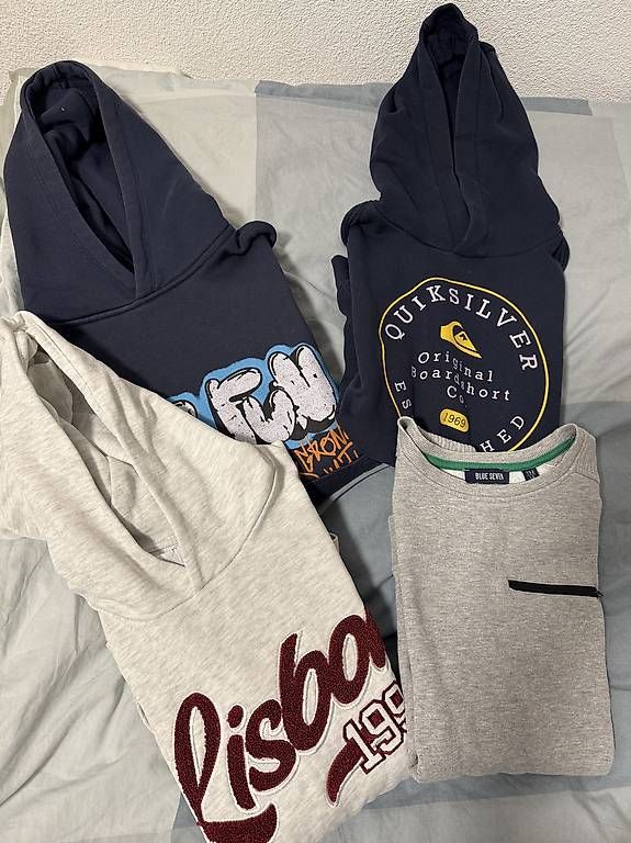 Kleiderpakete & -sets: Hoodies und Pullover Grösse 152 – Gebraucht aus Dürnten von rom_t5lp