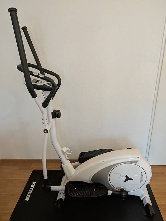Hometrainer: Crosstrainer  gut in Schuss  – Usato da Oetwil an der Limmat venduto da martigni