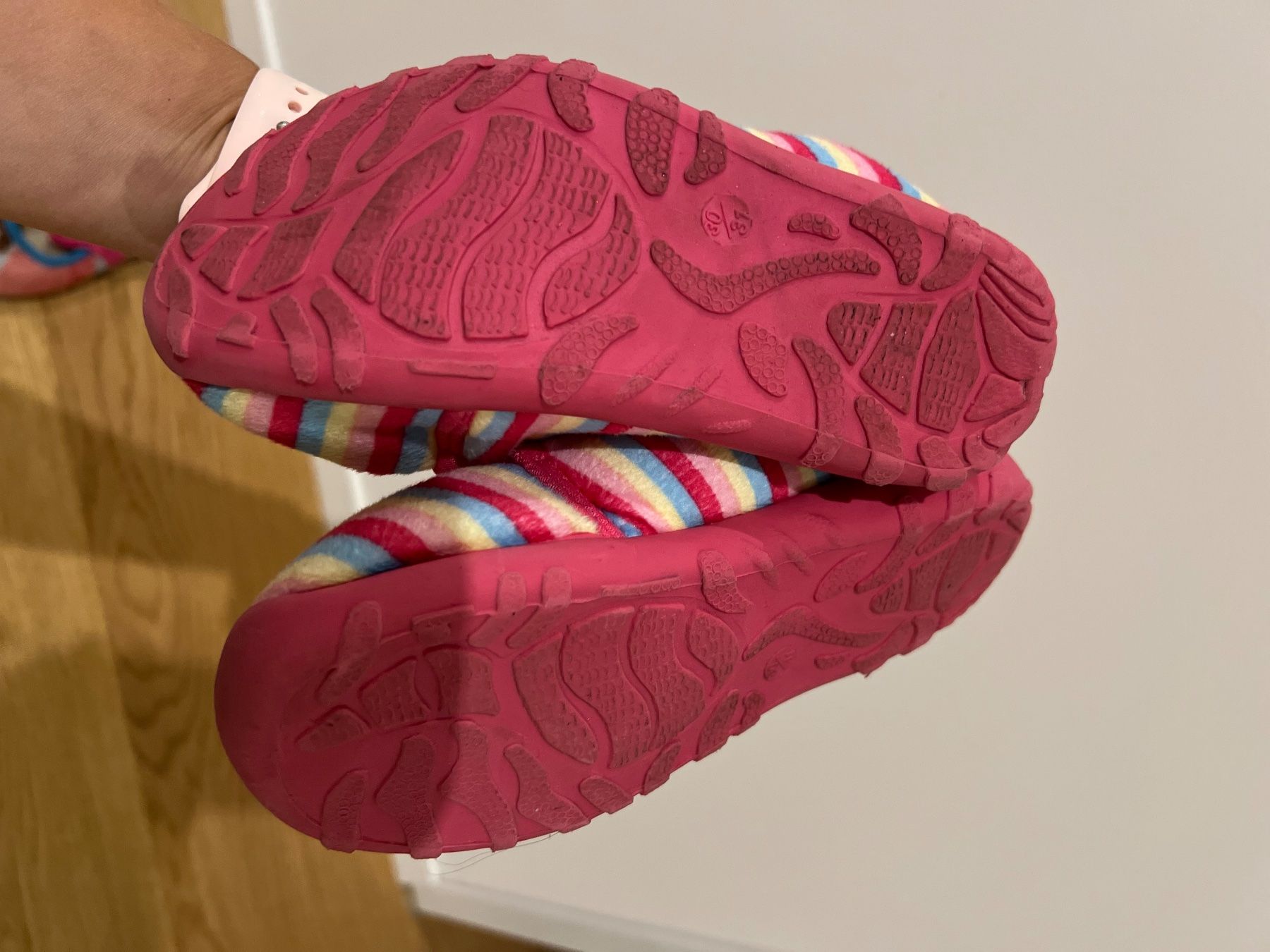 Chaussures garçon: Hausfinken Kind – D'occasion à Frauenfeld par anaul_2000 1