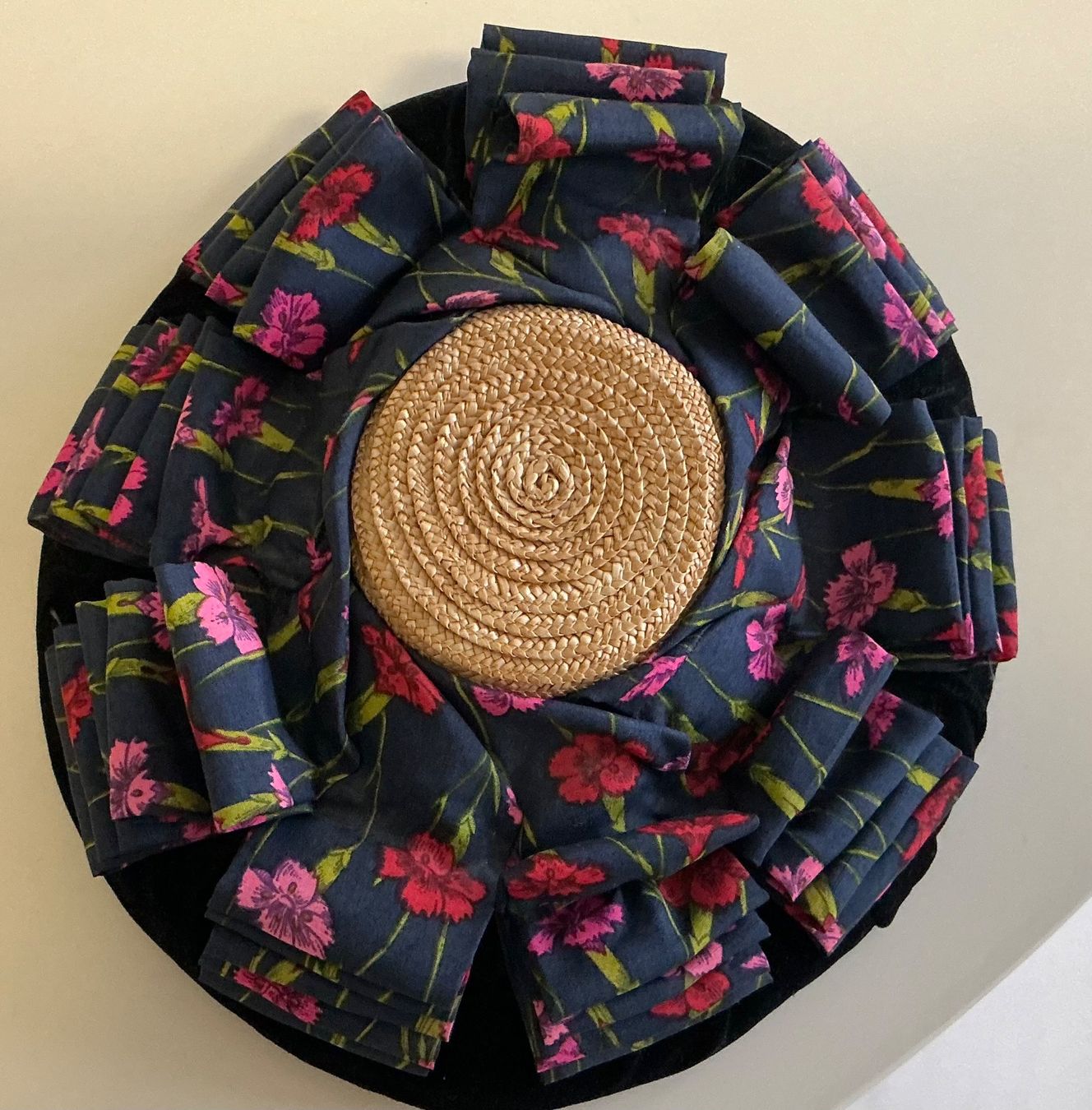 Copricapi, berretti & cappellini: Trachtenhut antik - Blumenmuster – Usato da Crans-Montana venduto da plainemorte
