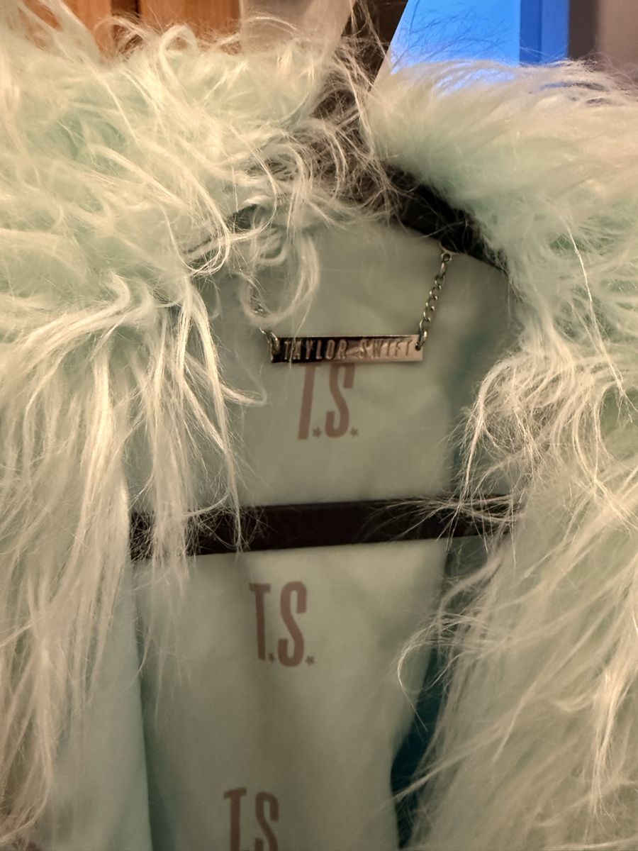 Cappotti: Taylor Swift Fur Coat Mint – Nuovo e nell'imballaggio originale da Wittnau venduto da JuStTinTin 1