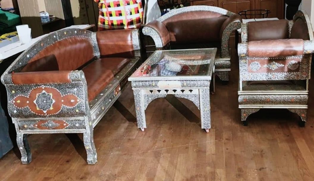 Poltrone: Orient Sofagarnitur 3-teilig, Leder, Tisch, Top Zustand – Nuovo (secondo la descrizione) da Kreuzlingen venduto da Annig-56