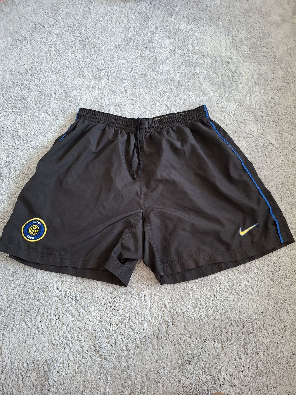 Nike Pantalons: Shorts Nike Inter vintage taille L 2000/2001 – D'occasion à Renens VD par ser_j2fn