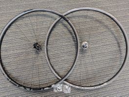 Gravel-Laufradsatz 28Zoll -- Newmen Evolution Alu SLX.R.25