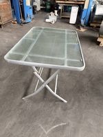 Klappbarer Gartentisch aus Metall