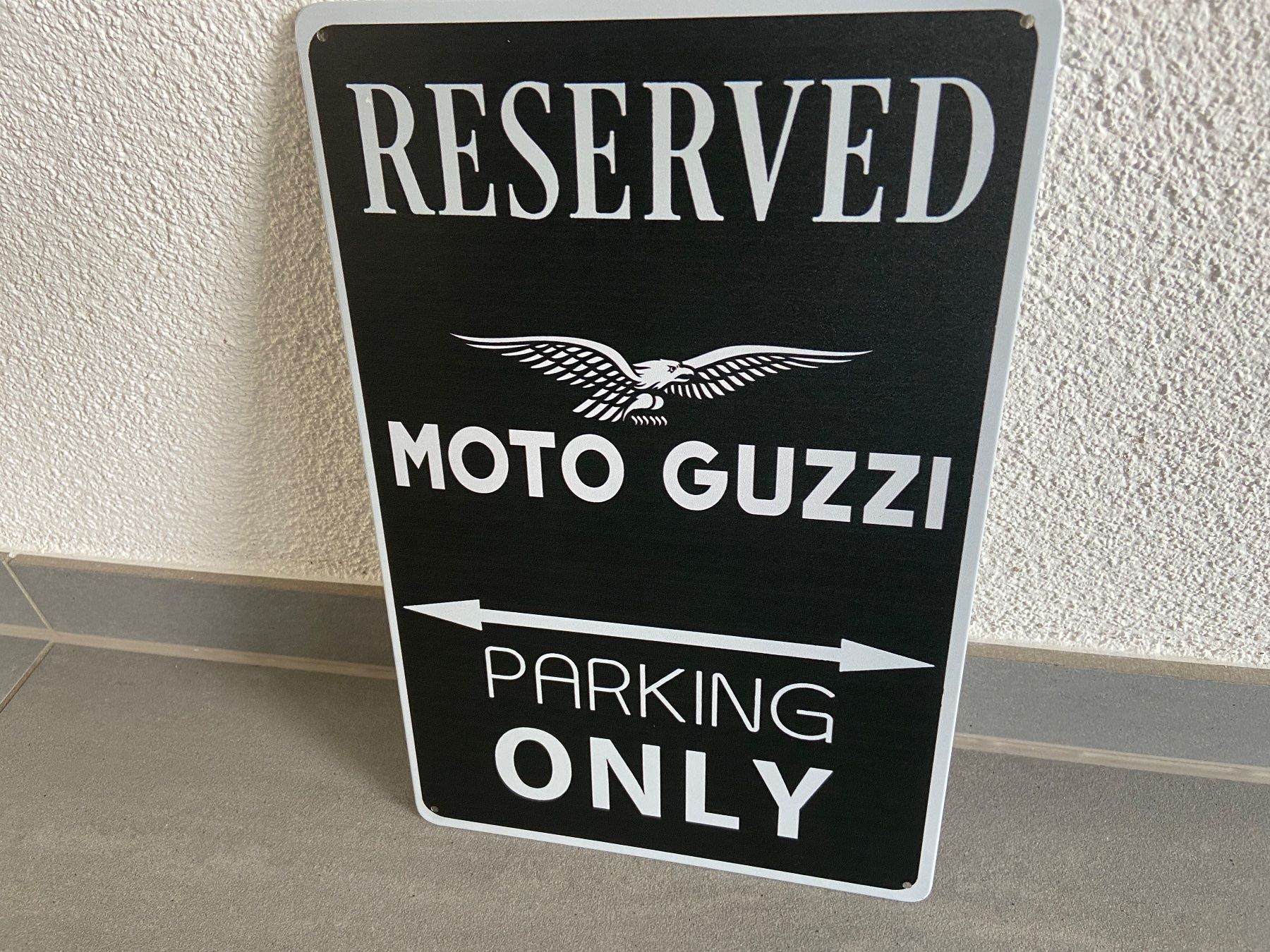 Insegne: Vintage Blechschild RESERVED MOTO GUZZI – Nuovo e nell'imballaggio originale da Seon venduto da Aaargauer01 7