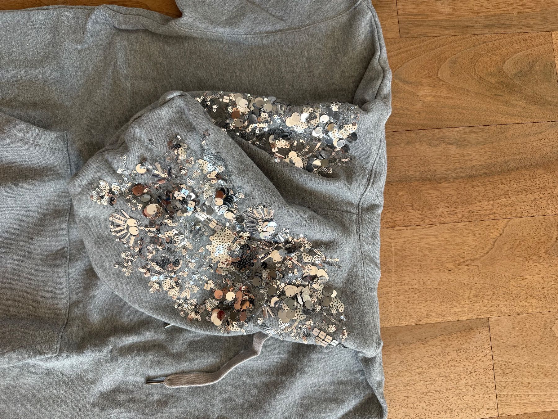 Pullover & Sweatshirts: Pullover mit Kapuze Grau Damen Essentiel Antwerp – Gebraucht aus Ebmatingen von sir_92qc 2
