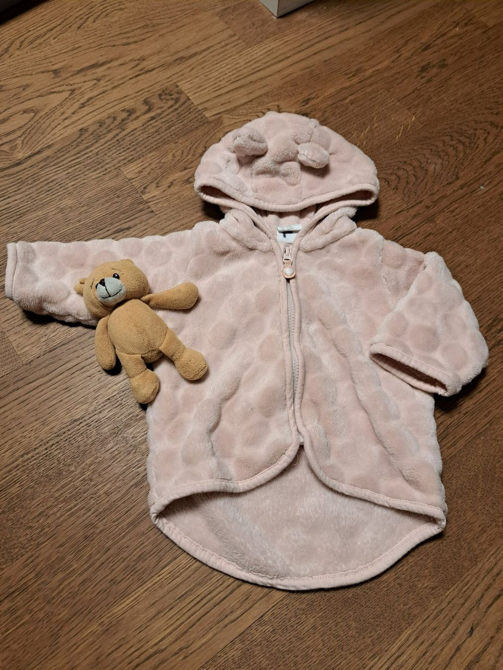 H&M Giacche & Cappotti: Kuschel-Jäckchen Gr. 62 – Usato da Hirzel venduto da larissagschwend