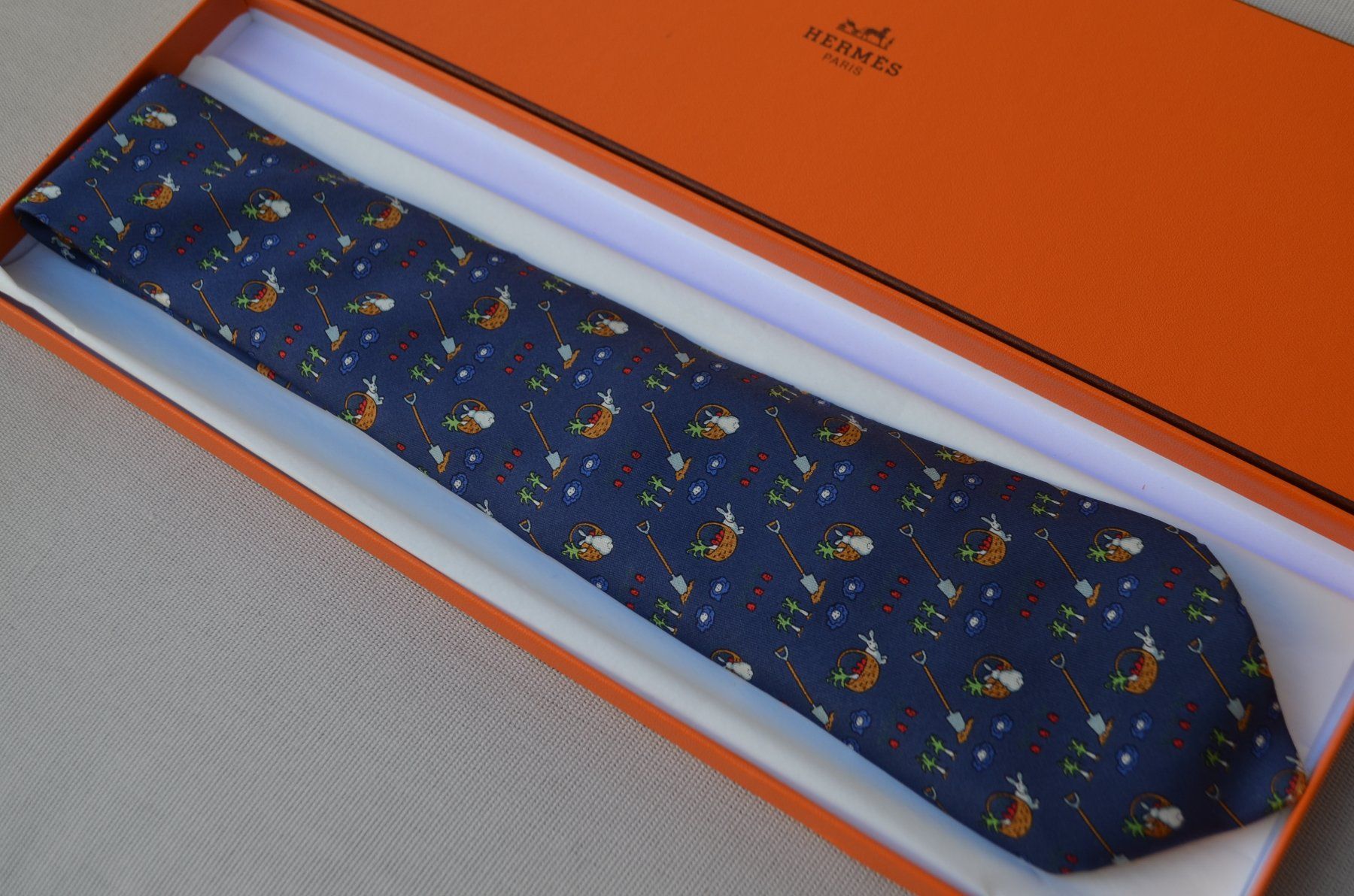 Hermès Cravatte: Krawatte / Cravate Hermès 100% Soie/ Seide – Usato da Collonges venduto da Auganien 2