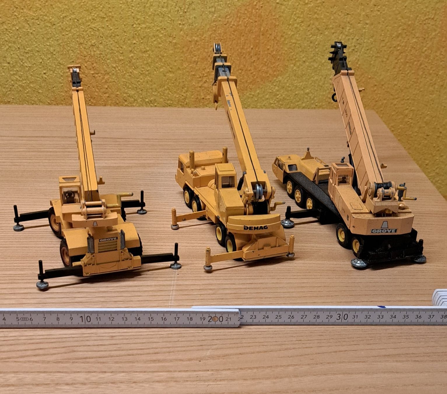 Kit di modellismo & Modellini statici: NZG Modelle  3 Stück – Usato da Dietlikon venduto da kosta.katoglou 2