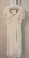 Weisses Kleid mit Spitzen aus London, Kelsey Rose, Gr.12 (M)
