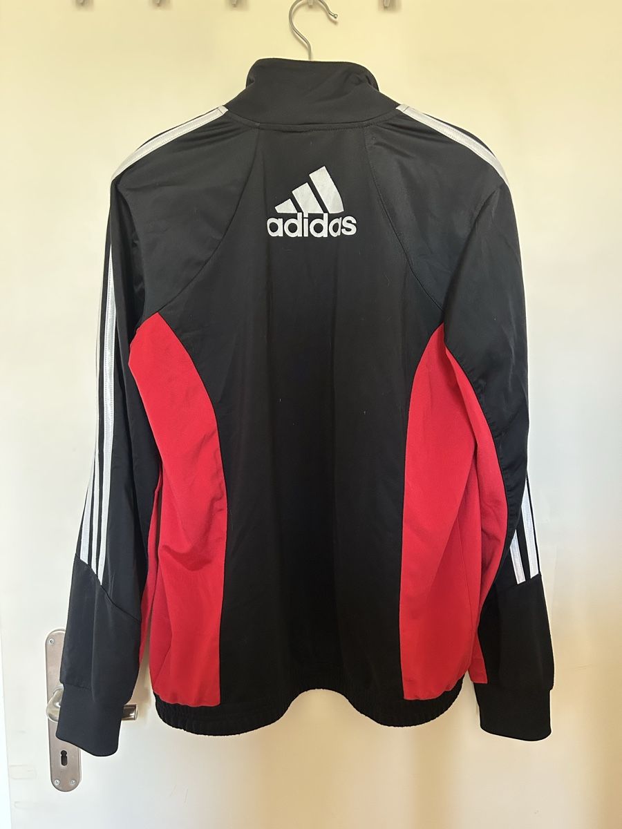 Adidas Jacken: Veste Adidas sport  – Gebraucht aus Grand-Lancy von eli_x5k9 1