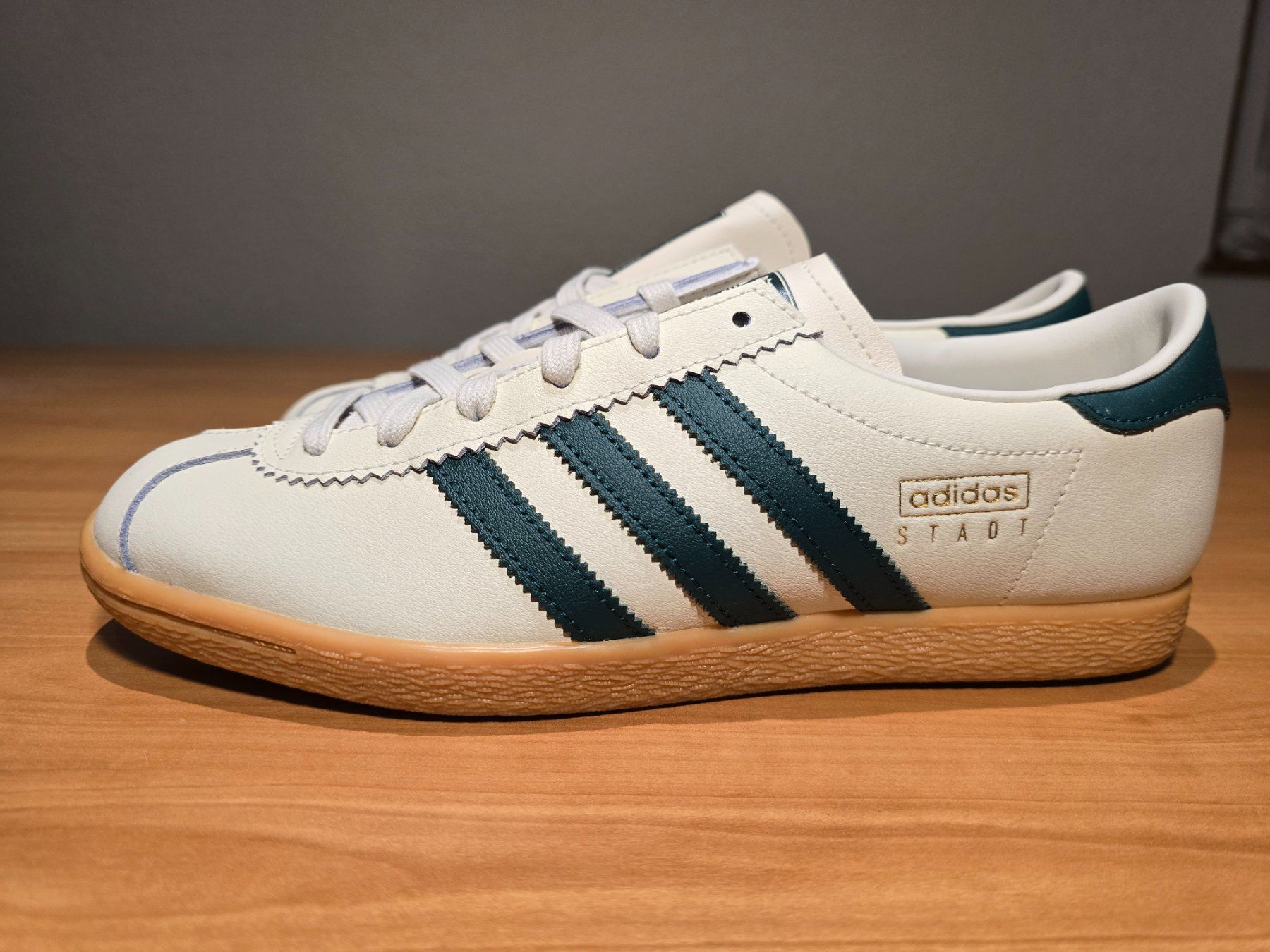 Adidas Scarpe da uomo: ADIDAS Stadt T-43 Neuve – Nuovo e nell'imballaggio originale da Les Verrières venduto da kitel79 2