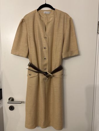 Robe d'été chic beige taille 42 avec ceinture, parfait état