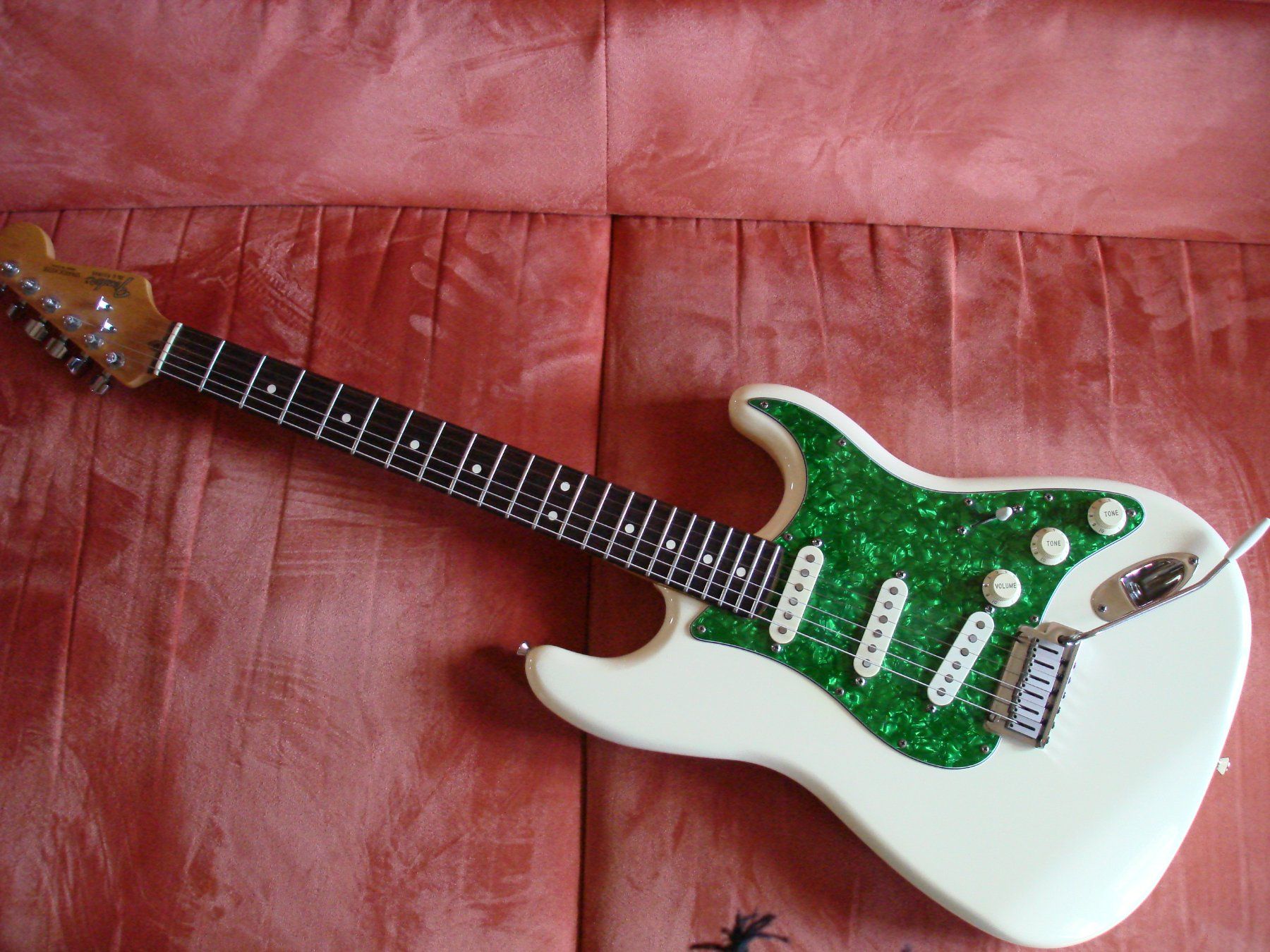 Fender Strumenti musicali: Fender American Standard Olympic white, 1988 – Usato da Allenwinden venduto da Coboy