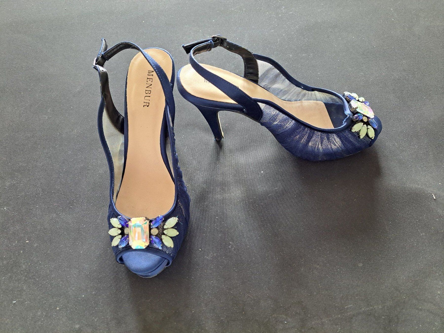 Scarpe da donna: Sandalettes bijoux, 37 – Usato da Courrendlin venduto da Aheinza