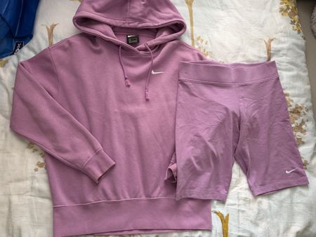 Nike Pullover und Radlerhose lila Grösse S guter Zustand