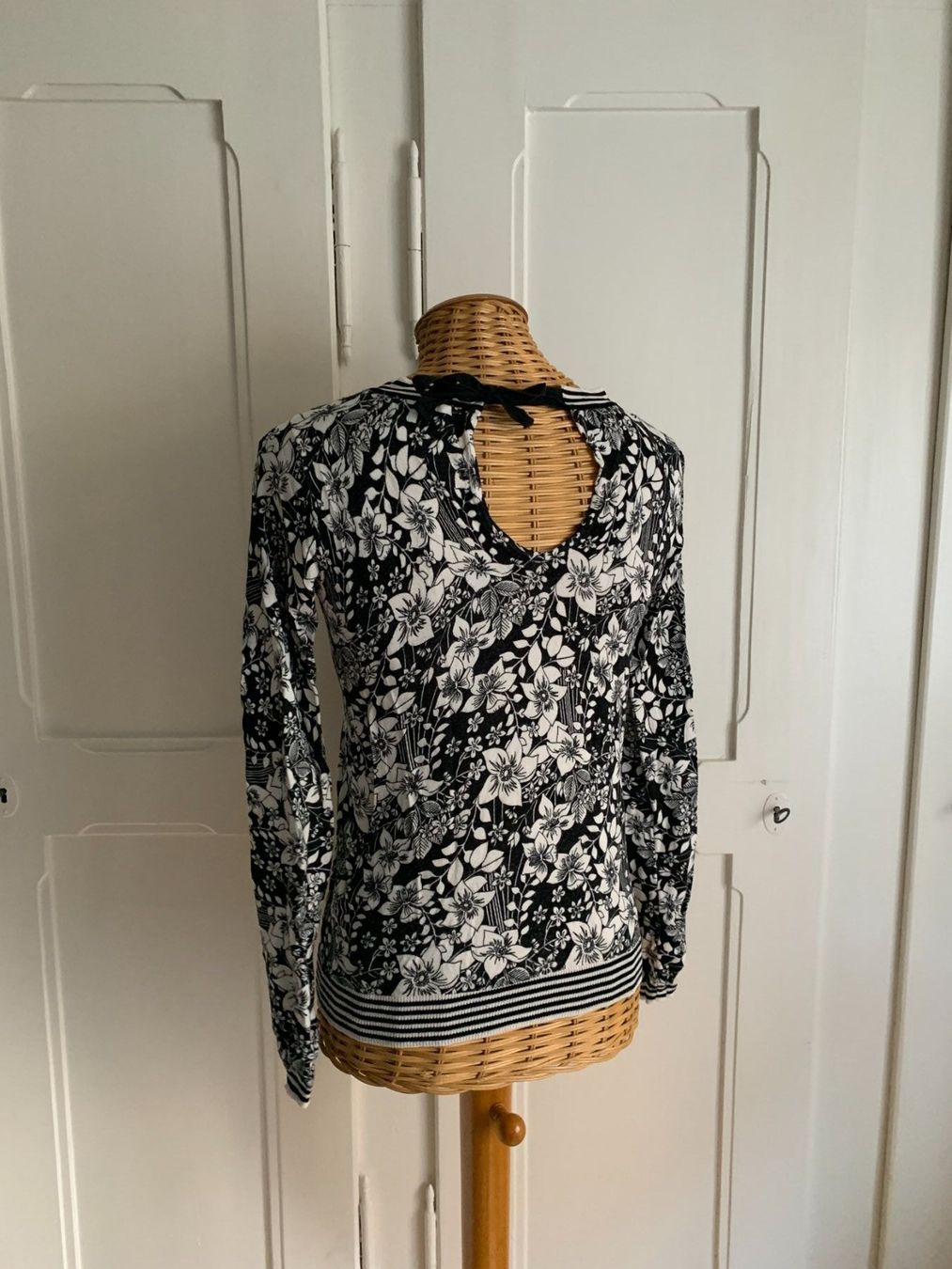 Nafnaf Maglioni & Felpe: NAF NAF - Pullover schwarz-weiss XS – Usato da Zürich venduto da Diazaio 2