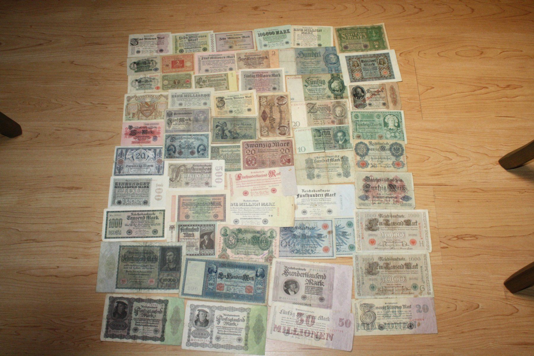 Banconote: Allemangne  lot 55 billets différents – Usato da Cormondrèche venduto da Hermes.monnaies