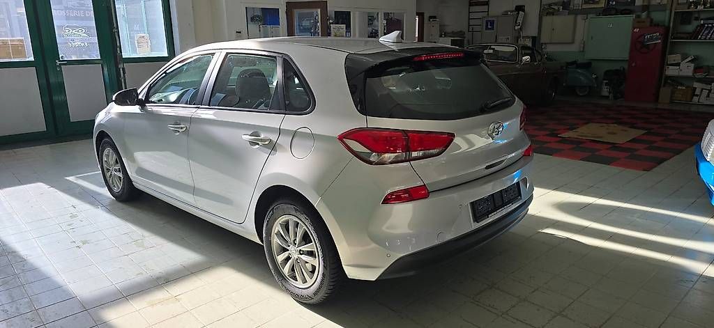 Automobili: Vds Hyundai i30 automatique – Usato da Gingins venduto da GSG1276 3