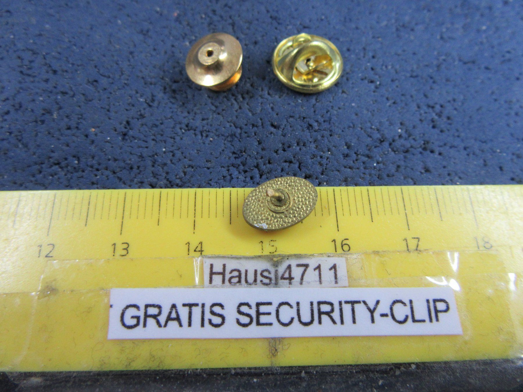 Audi Placchette & Badge: AUDI AUTO LOGO WINZIG-KLEIN GLASIERT AUTO PIN mSECURITY-CLIP – Usato da Ettingen venduto da Hausi4711 2