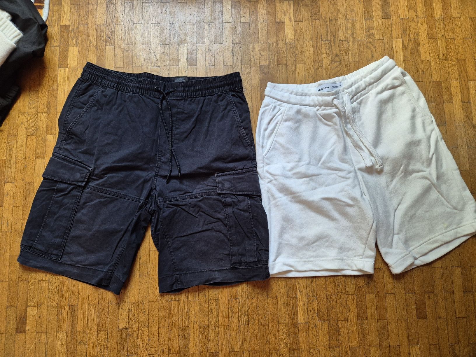 Bershka Pantaloni: Lot de 2 short M – Usato da Petit-Lancy venduto da Tom_mccr