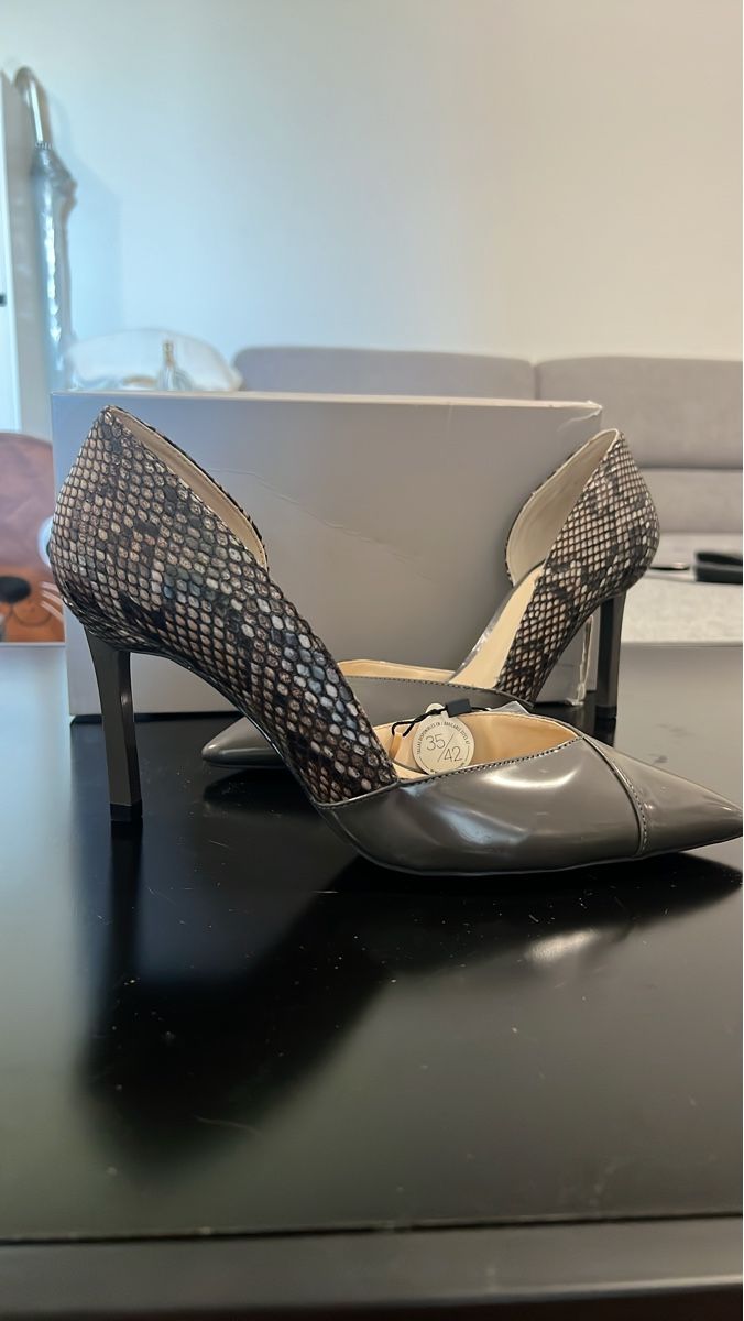 Zara Scarpe da donna: Escarpins serpent gris 40 – Nuovo e nell'imballaggio originale da Ropraz venduto da Angy.ruiz