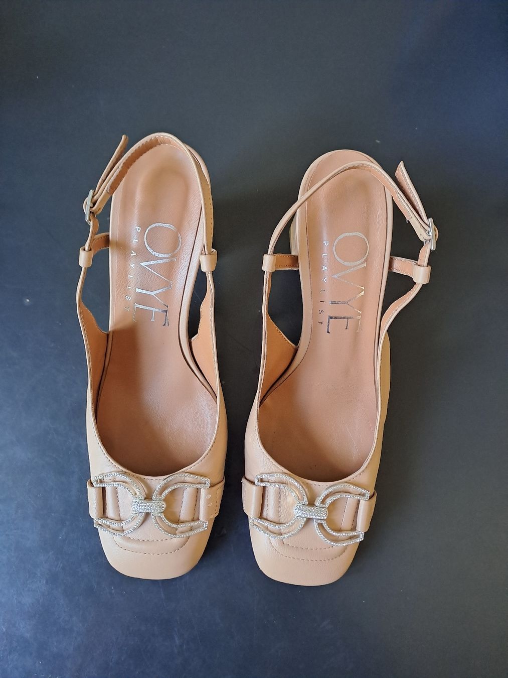 Scarpe da donna: Sandali OVYÉ eleganti no. 38  – Usato da Soazza venduto da ant_p867