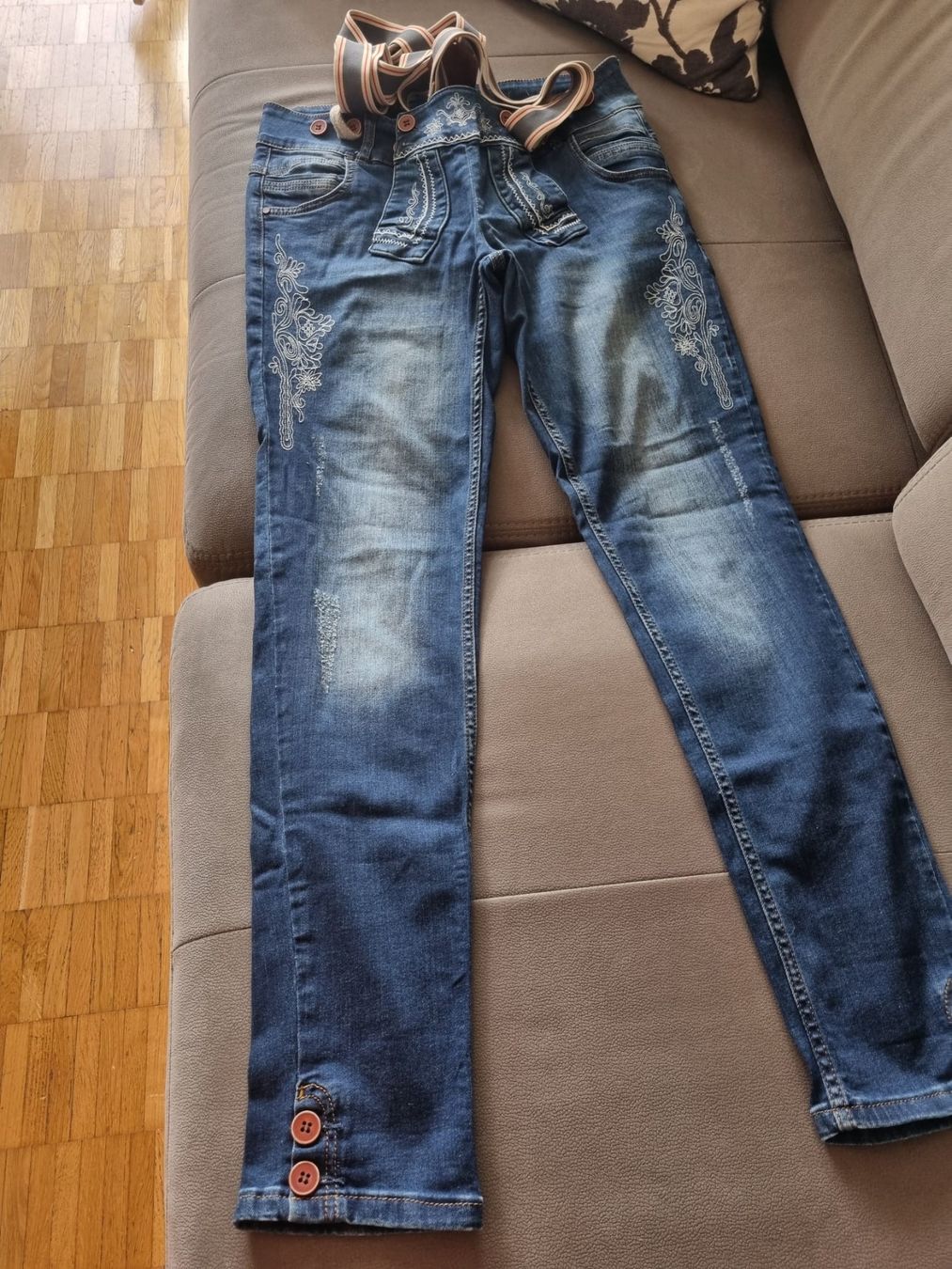 Pantaloni: Oktoberfest Hose Größe 40 – Usato da Adliswil venduto da rossoelmare 3