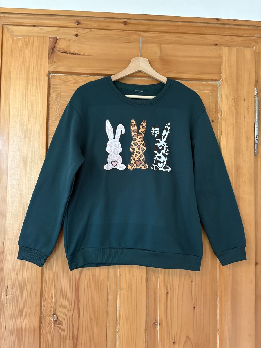 Shein Maglioni & Felpe: Dunkelgrüner Pullover mit Hasen-Motiv in Grösse S-M – Usato da Frauenfeld venduto da lin_77m9