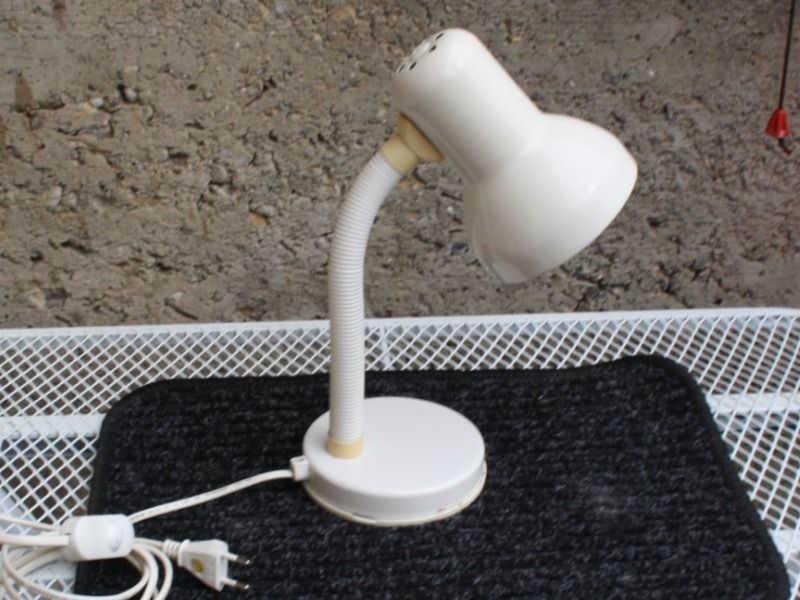 Lampade: TISCHLAMPE LAMPE – Usato da Wauwil venduto da Pneuedy
