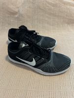 Nike Trainingsschuhe Gr. 40, Top