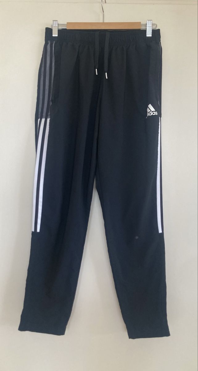 Adidas Pantaloni: Adidas pantalon noir taille M – Usato da Chêne-Bougeries venduto da GiovannaDiLoreto