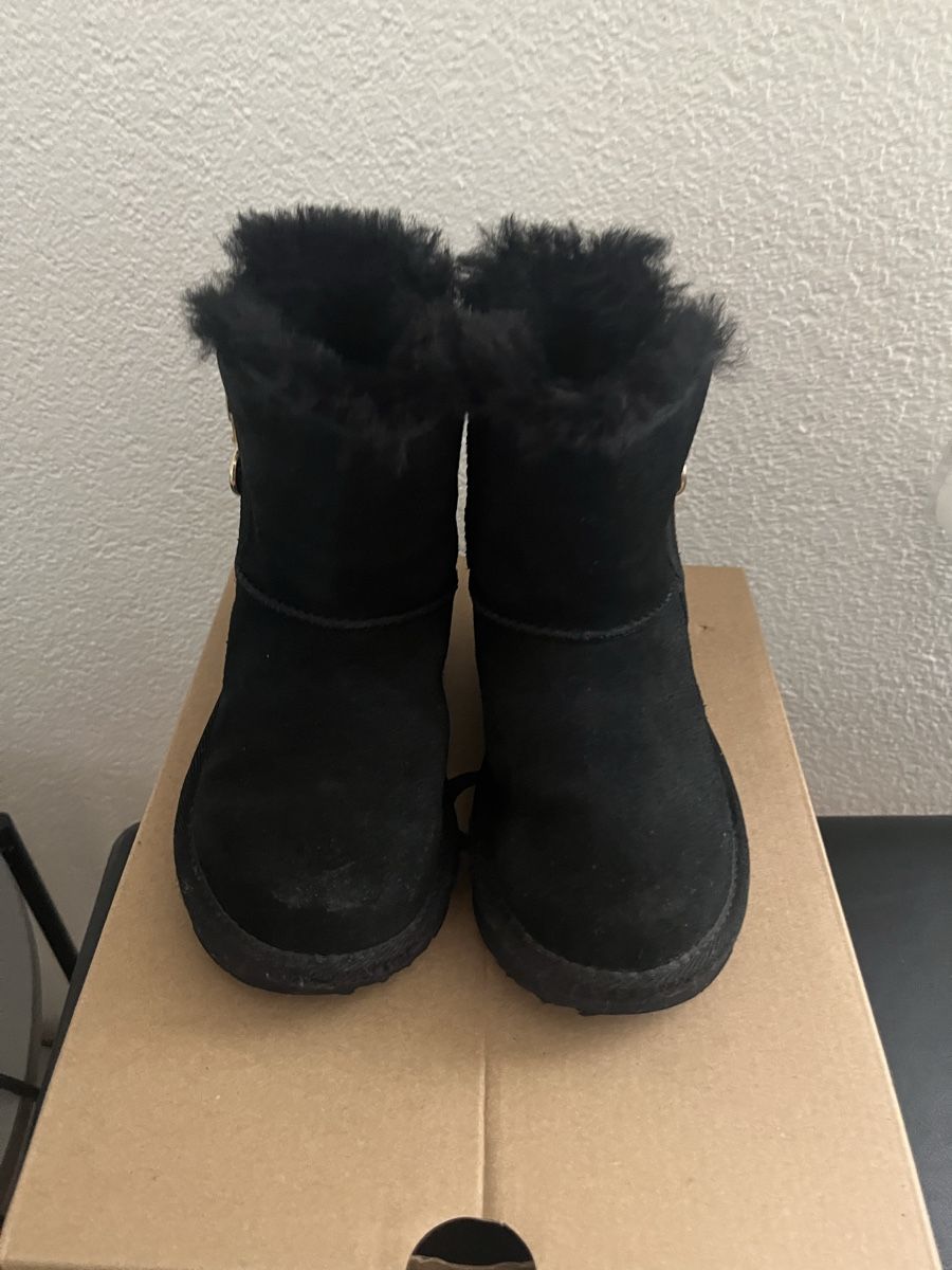 Ugg Schuhe für Jungen: UGGs Boots for Winter, Size 10 – Neu (gemäss Beschreibung) aus Bolligen von Mariola001 1